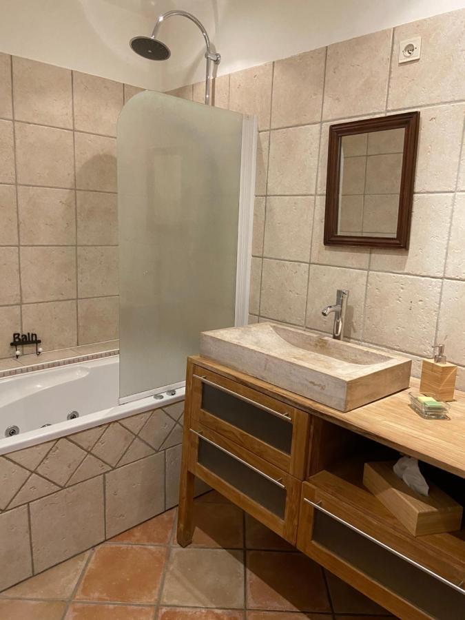 Auberge Gekko Ornaisons מראה חיצוני תמונה