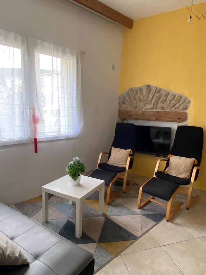 Auberge Gekko Ornaisons מראה חיצוני תמונה